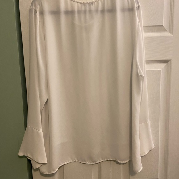 Alfred Sung flowy white blouse with tied neckline feature… - Picture 3 of 3